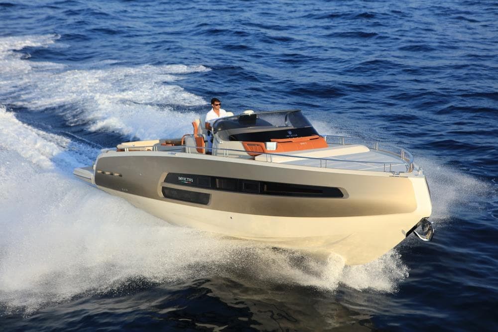 Foto 1 INVICTUS YACHT 370GT