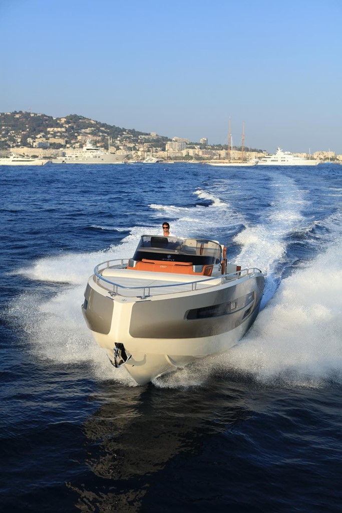 Foto 2 INVICTUS YACHT 370GT