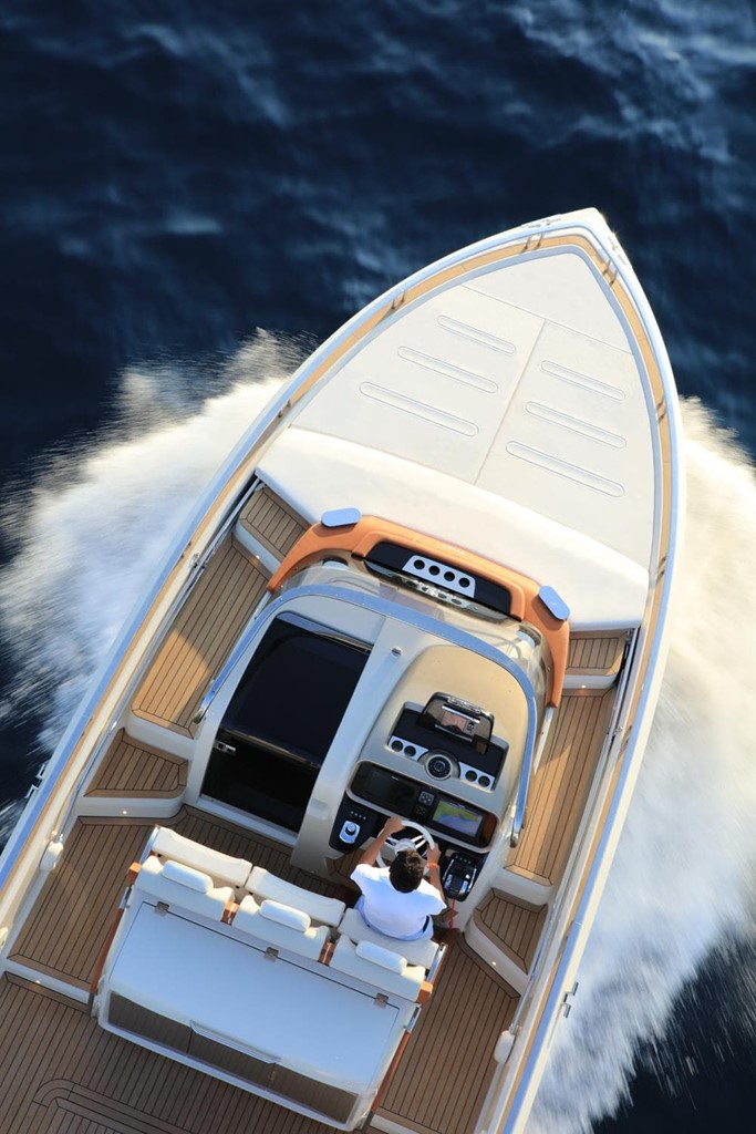 Foto 4 INVICTUS YACHT 370GT